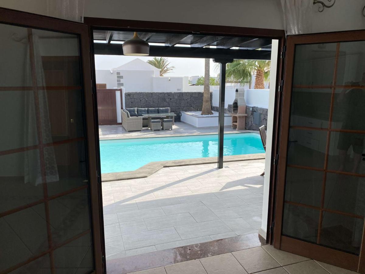 Stunning Villa Arabella - Heated Pool - Bbq - Amazing Terrace - Playa Blanca Exterior photo